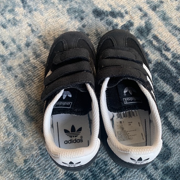 Unisex black adidas toddler Velcro shoes size 10.5 - Picture 8 of 9